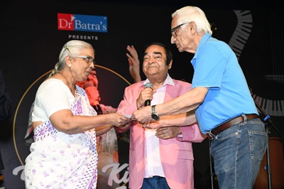 Padma Shri Dr. Mukesh Batra Sings to Support Old Age Home Promoting a Better Future for the Elderly