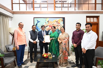 in space gok mou 070525